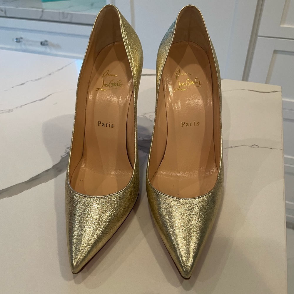 Christian Louboutin decoltish 38.5 gold 100% authentic